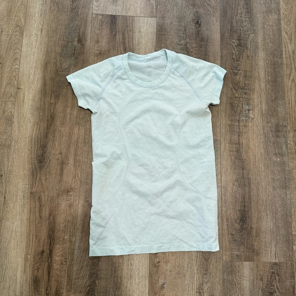 Lululemon Swifty Tech Short Sleeve Shirt light blue Size 8